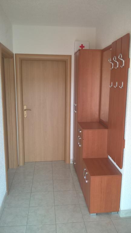 Apartmani Ramljak Марина Экстерьер фото